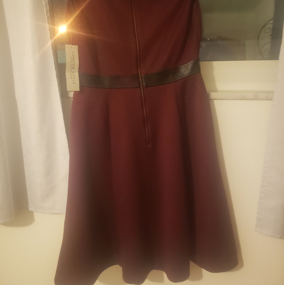 Dress - Picture 6 of 6